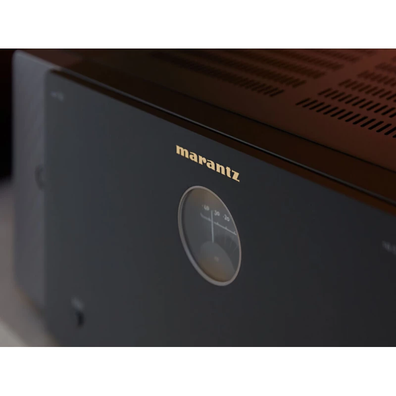 AV 10 - Préamplificateur 15.4 canaux