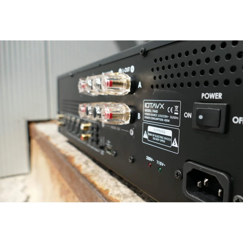PA40 Ampli de puissance 2 canaux